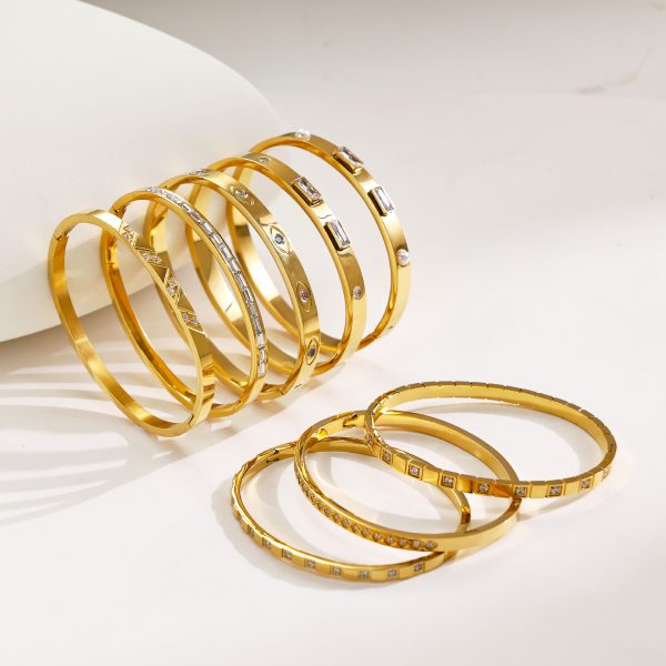 O1CN01jmu3cb25wjd8yuodl_3529117591-0-cib.jpg Stainless Steel Evil Eye Bangle 984120120681