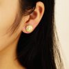 O1CN01k50hbK25wjRf5xwll_3529117591-0-cib.jpg Stainless Steel Clover Shell Earrings 756940769071