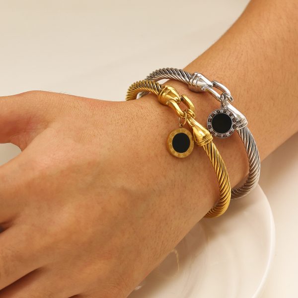 O1CN01kUFqyI25wjRnjKjiQ_3529117591-0-cib.jpg Stainless Steel Twist Knot Bangle 758292566471