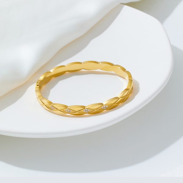 Stainless Steel Rhombus Bangle 682613279583