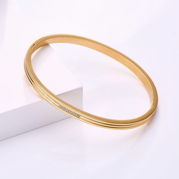 O1CN01o4OBvq25wjHM5TMn2_3529117591-0-cib.jpg Stainless Steel Rhinestone Bangle 671581955909