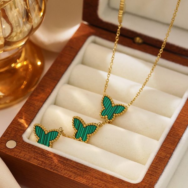 O1CN01oQrg4T25wjVCOPu1d_3529117591-0-cib.jpg Stainless Steel Mother of Pearl Butterfly Necklace 809206192576