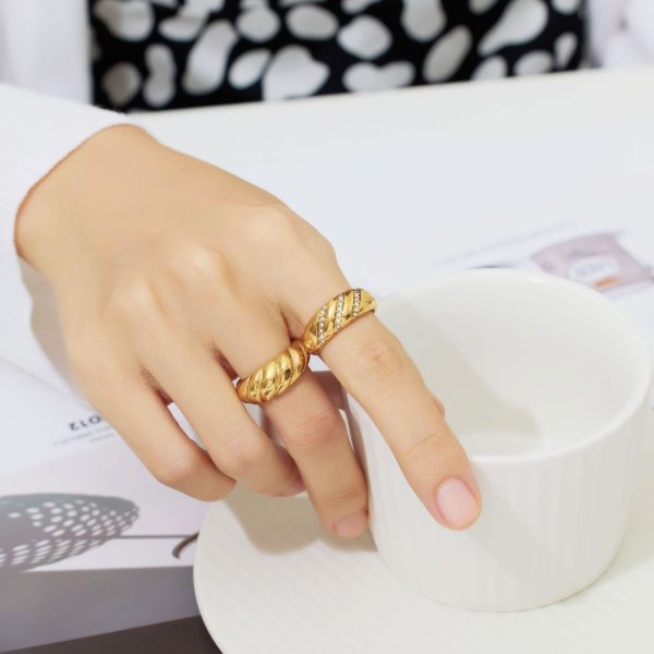O1CN01s7w4ZV25wjJHo2dIH_3529117591-0-cib.jpg Stainless Steel Twist Ring 682337815655