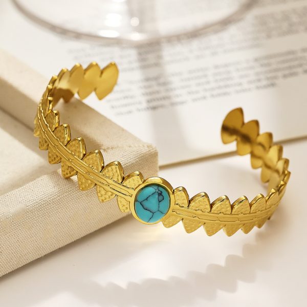 O1CN01typ39f25wjXic03Ux_3529117591-0-cib.jpg Stainless Steel Triangle Stone Bangle 851142748424
