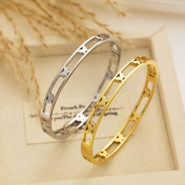 O1CN01u5cseu25wjUhRgKqG_3529117591-0-cib.jpg Stainless Steel Butterfly Bangle 798803621248