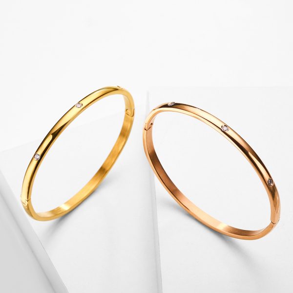 O1CN01uoYY9H25wjQzaRb36_3529117591-0-cib.jpg Stainless Steel Rhinestone Bangle 750498183238