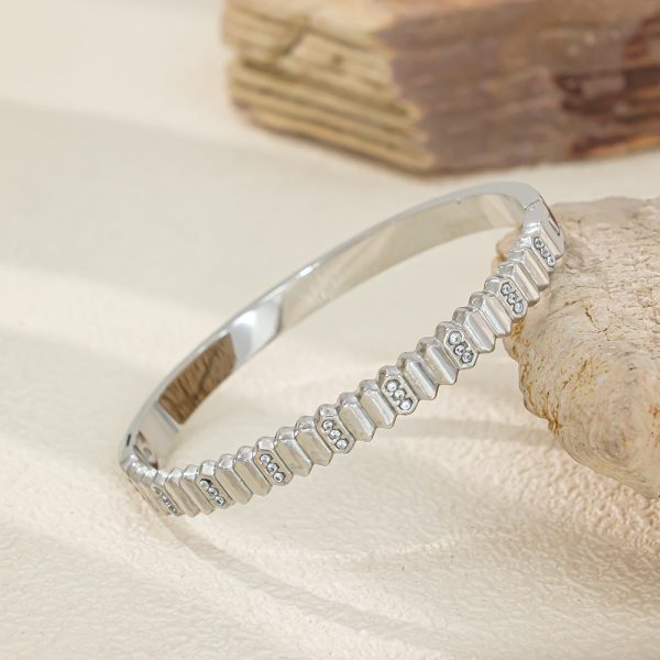 O1CN01vQsNiO25wjbtqIcwn_3529117591-0-cib.jpg Stainless Steel Vintage Bangle 955660871813