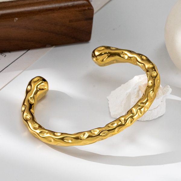 O1CN01vYHmok25wjfvJaZEa_3529117591-0-cib.jpg Stainless Steel Hammered Cuff Bangle 1051998456296