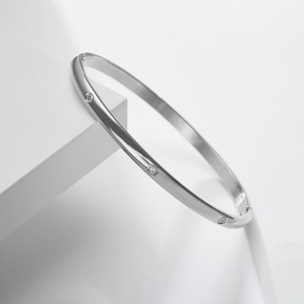 O1CN01w1YrAE25wjR26nCgT_3529117591-0-cib.jpg Stainless Steel Rhinestone Bangle 750498183238