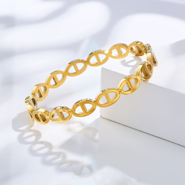 O1CN01wNeRny25wjQS49IXB_3529117591-0-cib.jpg Stainless Steel Pig Nose Bracelet 744175709517
