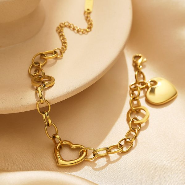 O1CN01wX39RW25wjUkPmsrc_3529117591-0-cib.jpg Stainless Steel Heart Charm Bracelet 798777572879
