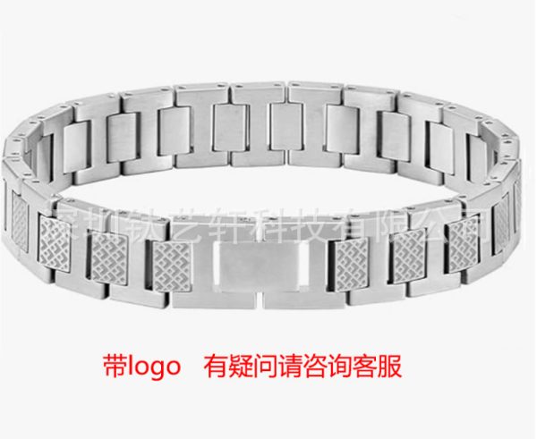 O1CN01wuPc8T1WcZcTEynZU_939342809-0-cib.jpg 跨境爆款鳄鱼纹钛钢手链男女士时尚个性潮酷欧美风可调节表带手饰