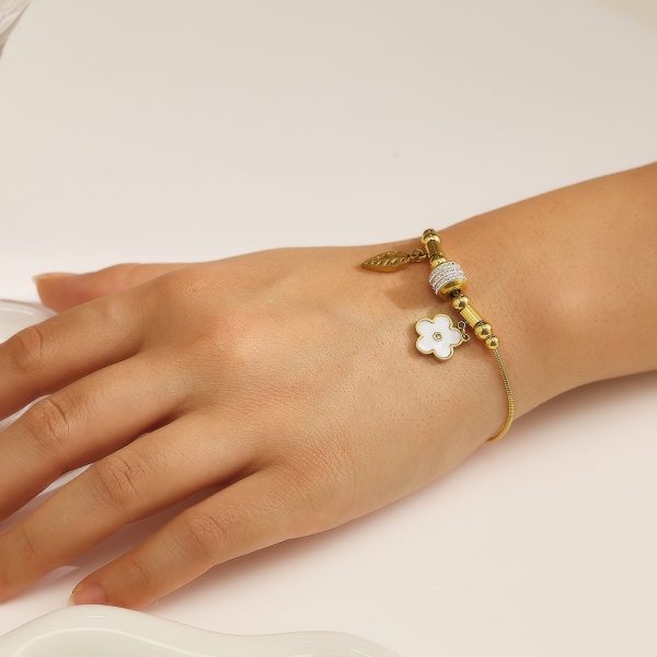 O1CN01xaeB7T25wjU8nQJjB_3529117591-0-cib.jpg Stainless Steel Leaf Flower Bracelet 785499114070