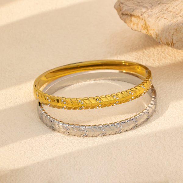 O1CN01xqwuxh25wjcM18UOX_3529117591-0-cib.jpg Stainless Steel Rhombus Zirconia Bangle 963860779295