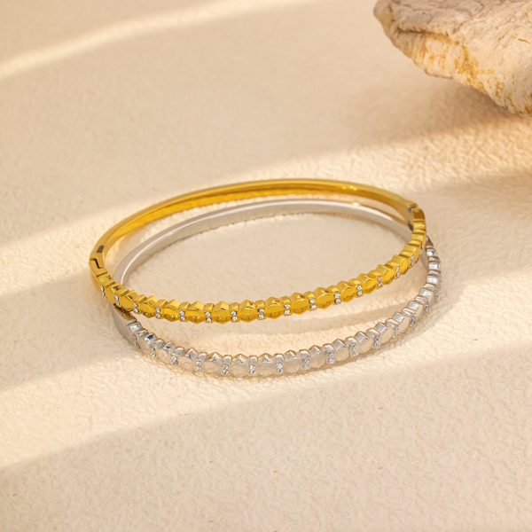 O1CN01yJR0Io25wjcJOceQk_3529117591-0-cib.jpg Stainless Steel Star Zirconia Bangle 962806955694