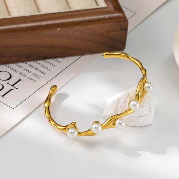 Stainless Steel Pearl Heart Bangle 850638878628