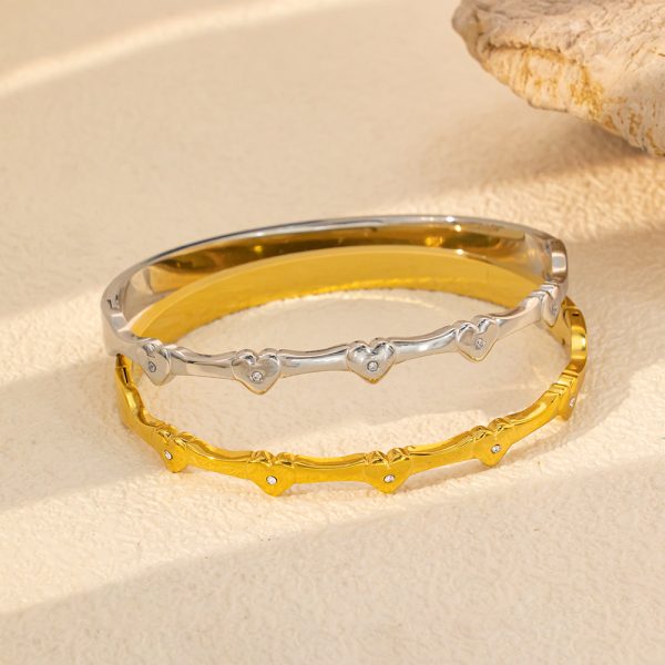O1CN01zK2SpZ25wjcJ2MYZW_3529117591-0-cib.jpg Stainless Steel Striped Zirconia Bangle 965176924439