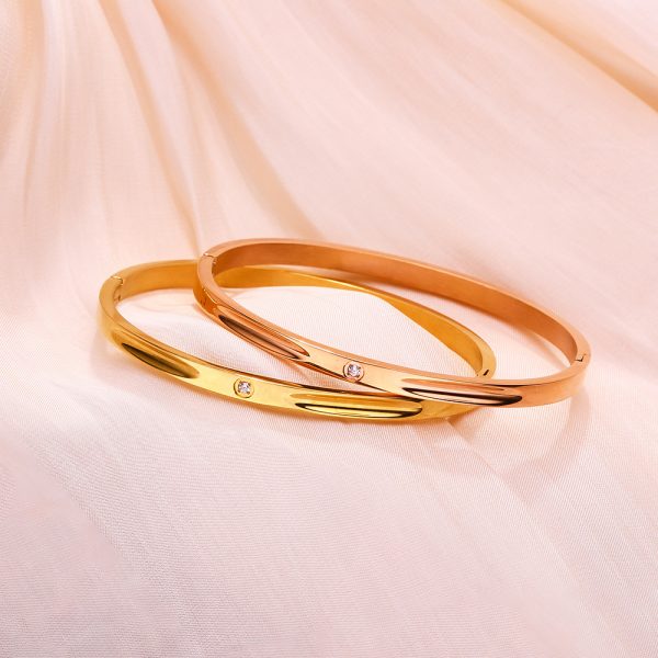O1CN01zRHQTP25wjbp3aHns_3529117591-0-cib.jpg Stainless Steel Oval Bangle 916154683343