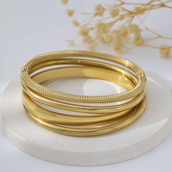 O1CN01zZw3CG25wjZZlOc7o_3529117591-0-cib.jpg Stainless Steel Smooth Bangle 895495224828